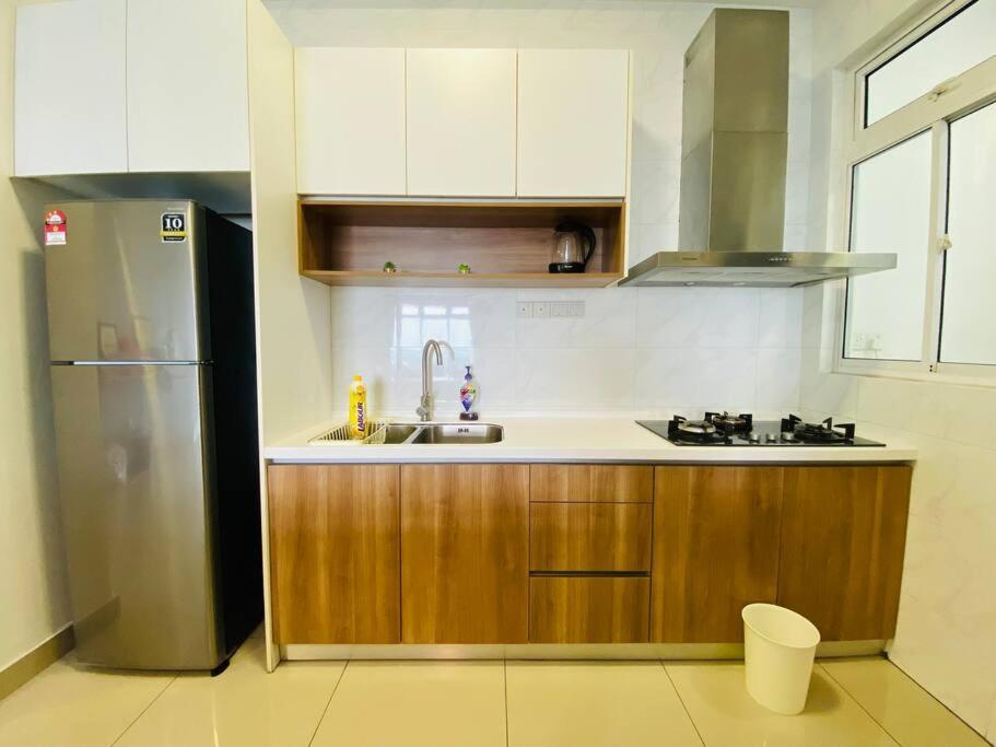 Twin Galaxy Netflix /mahjong Near Ksl Mall@ Apartemen